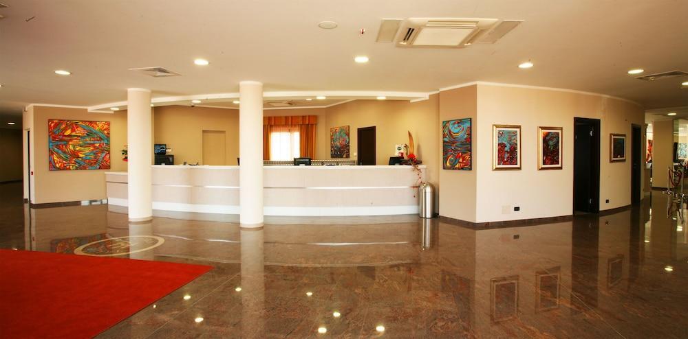 B&B Hotel Settimo Torinese Beltér fotó